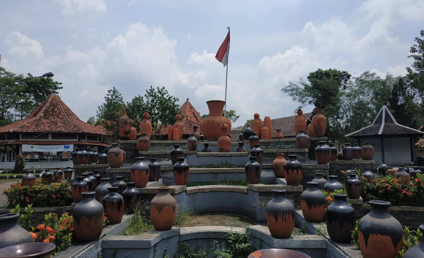 Wisata Kriya Edukasi Keramik (Uptd keramik)